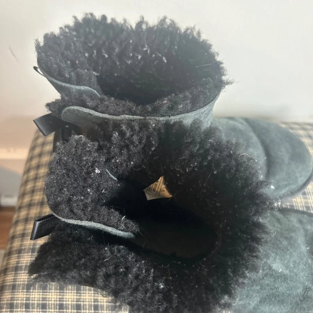 UGG Mini Bailey Bow II Boots Womens 9 Black‎ Suede Shearling Ankle